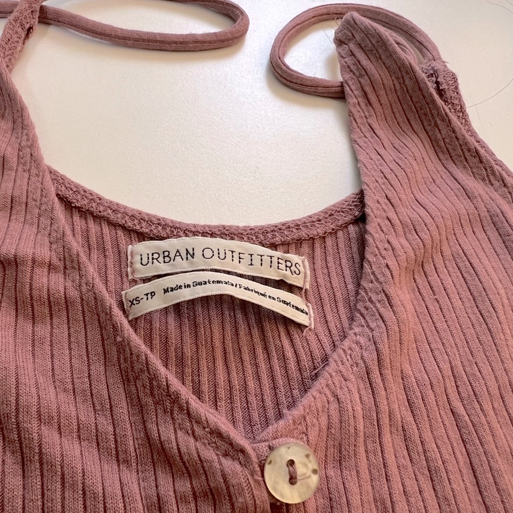 Urban Outfitters Pink Riley V-Neck Ribbed Button Front Cami Crop Top Stretch XS - Picture 7 of 8
